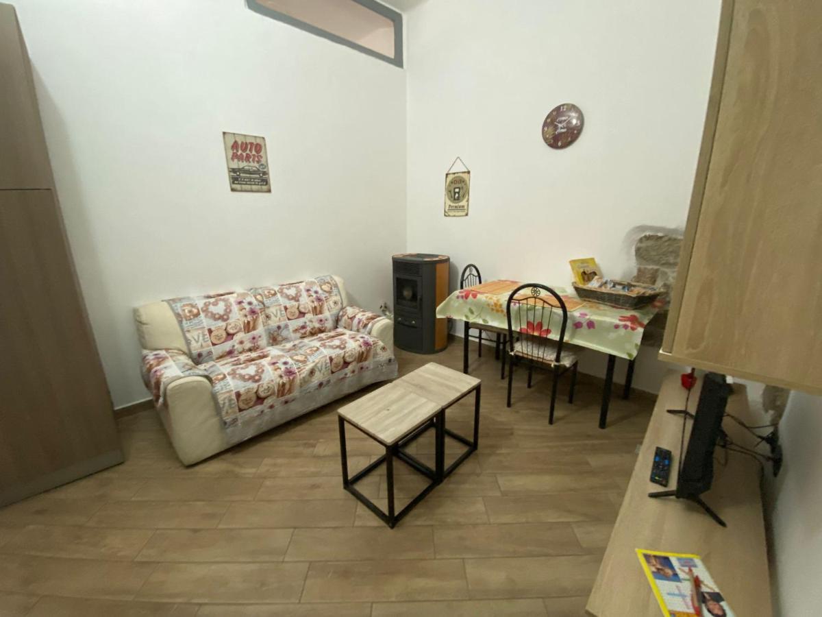 Ferienwohnung La Casa Di Sara Nuoro  Zimmer foto